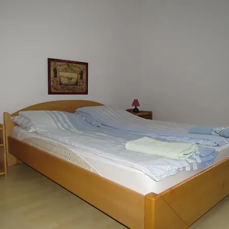 Rezkakas Fogado Bed & Breakfast Zirc